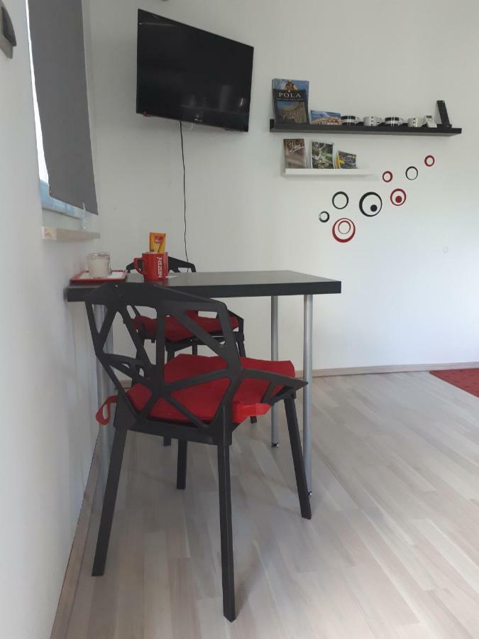 Studio Apartman Splash Pjescana Uvala Exteriör bild